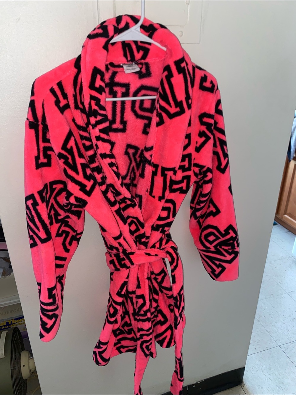PINK Victoria's Secret Hot Pink & Black Logo Plush Robe